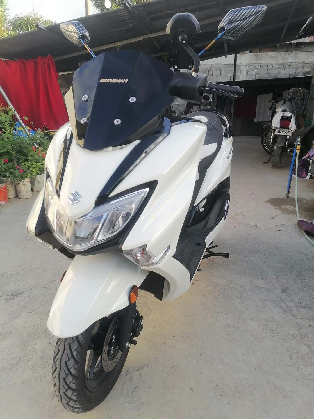 Suzuki Burgman White